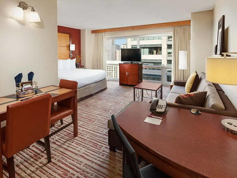Residence Inn By Marriott Chicago Downtown/River North Bagian luar foto